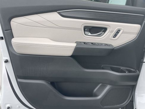 Used 2026 Honda Pilot Touring image 15