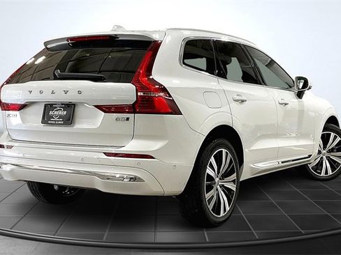 Certified 2023 Volvo XC60 B5 Plus image 2