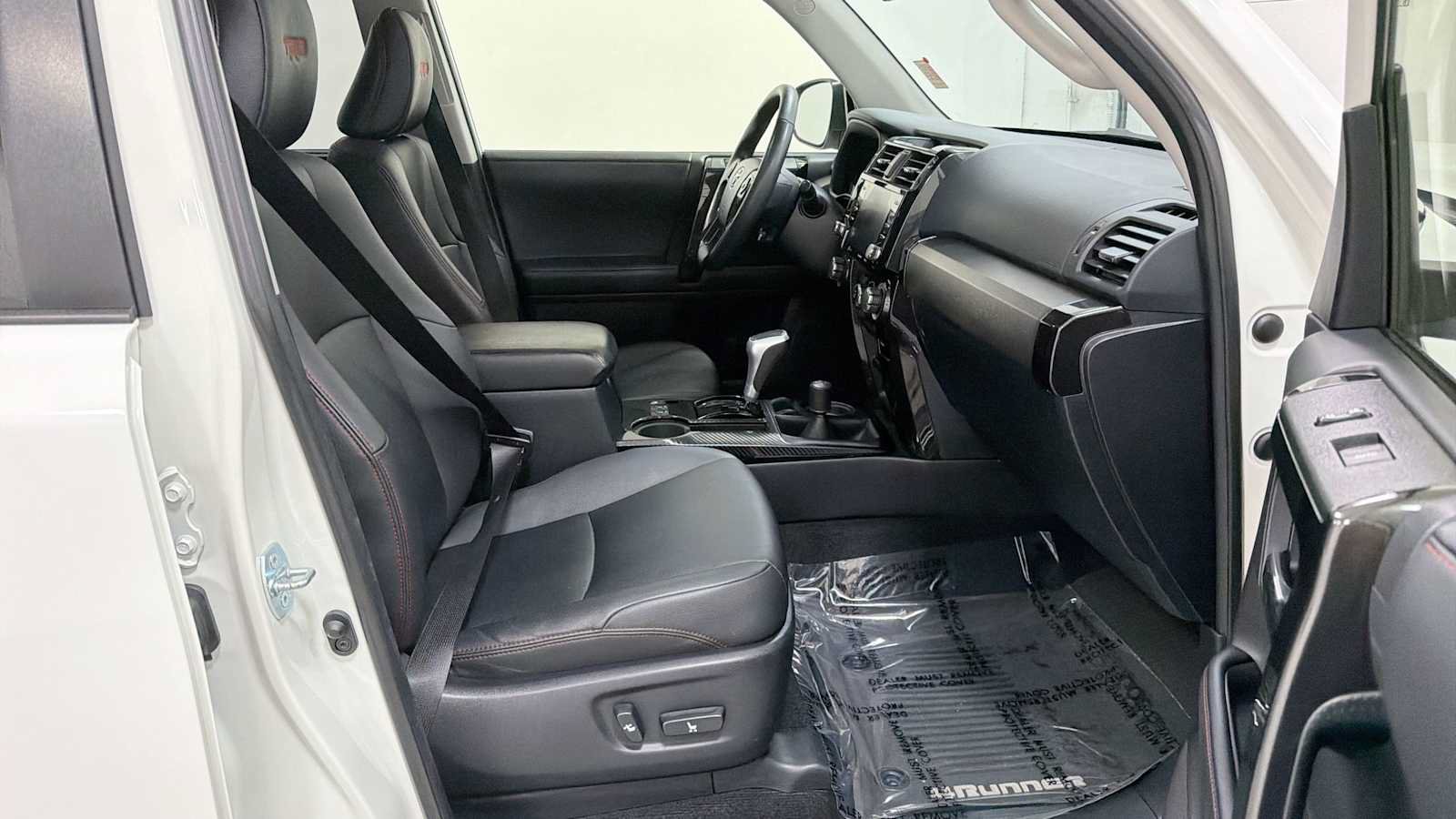 Certified 2020 Toyota 4Runner TRD Off-Road Premium w/ Moonroof Package AWD/4WD image 30