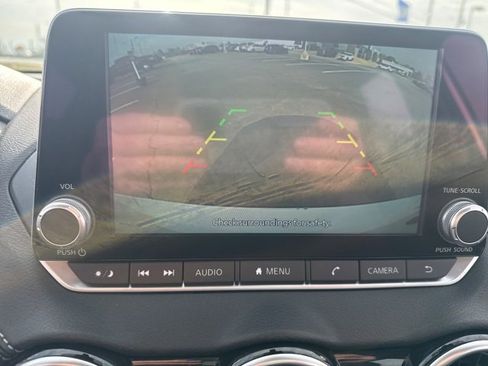 Used 2025 Nissan Sentra SV image 17