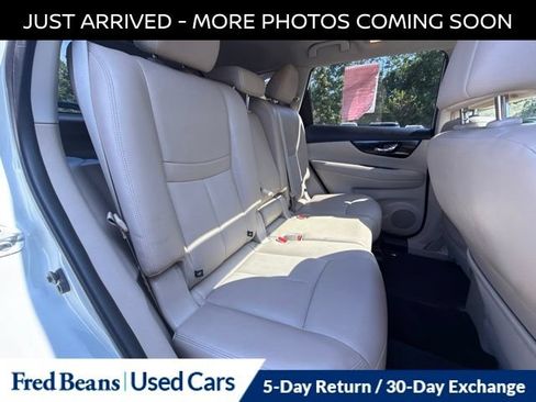 Certified 2018 Nissan Rogue SL w/ Premium Package AWD/4WD image 12