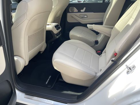 Certified 2025 Mercedes-Benz GLS 450 4MATIC image 40