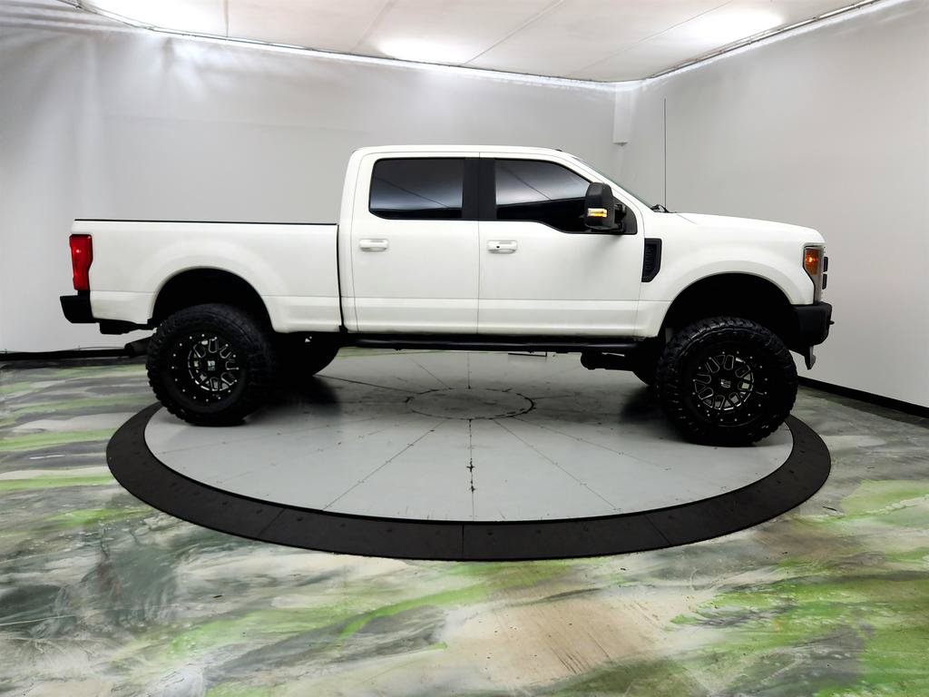 Used 2017 Ford F250 Lariat w/ Lariat Ultimate Package AWD/4WD image 4