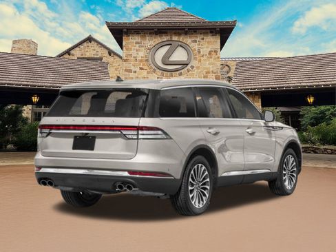 Used 2023 Lincoln Aviator Reserve w/ Elements Package Plus image 2