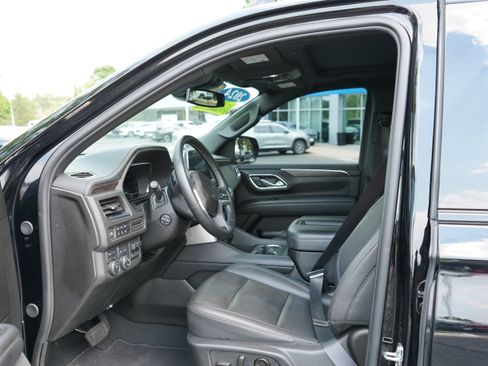 Used 2024 Chevrolet Tahoe Z71 w/ Luxury Package AWD/4WD image 9