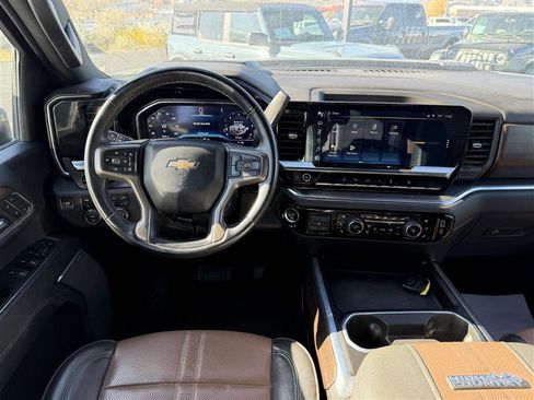 Used 2024 Chevrolet Silverado 3500 High Country w/ High Country Premium Package image 9