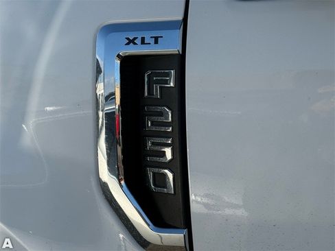Used 2020 Ford F250 XLT w/ FX4 Off-Road Package image 9