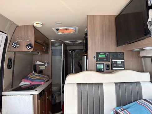 Used 2017 RAM ProMaster 3500 w/ Premium Appearance Group FWD image 14
