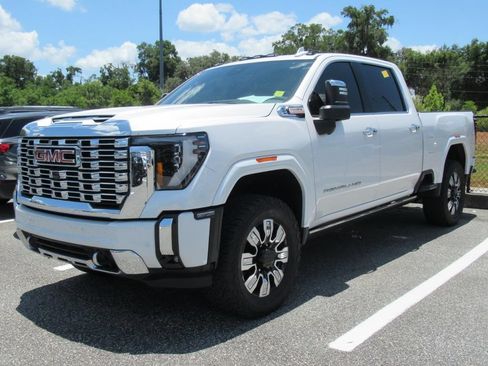 Used 2024 GMC Sierra 2500 Denali w/ Denali Reserve Package AWD/4WD image 2
