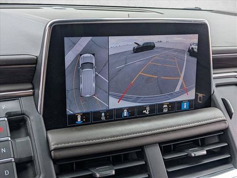Used 2021 Chevrolet Suburban Z71 w/ Luxury Package AWD/4WD image 12