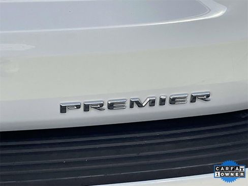 Used 2023 Chevrolet Suburban Premier image 8