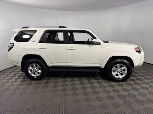 Used 2021 Toyota 4Runner SR5 Premium image 10