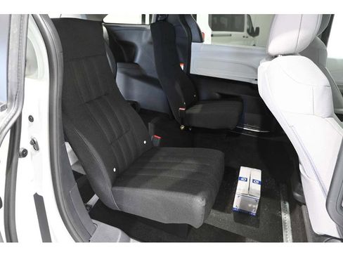 New 2025 Toyota Sienna LE image 17