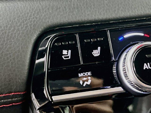 Used 2025 Honda Pilot Black Edition image 23