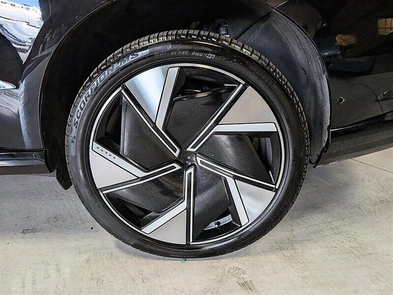 Used 2025 Volvo EX90 Ultra AWD/4WD image 14
