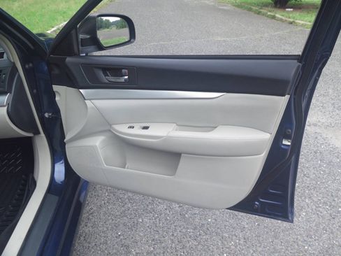 Used 2011 Subaru Legacy 2.5i AWD/4WD image 30