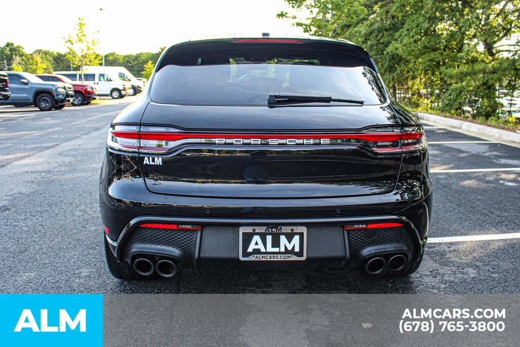 Used 2024 Porsche Macan AWD/4WD image 10