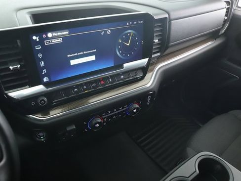 Used 2025 Chevrolet Silverado 1500 LT image 27