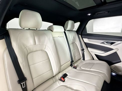 Used 2025 Jaguar F-PACE R-Dynamic S image 15