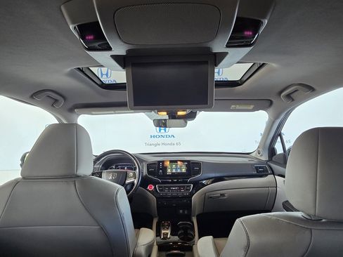 Used 2021 Honda Pilot Touring image 9
