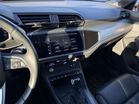 Used 2019 Audi Q3 2.0T Premium Plus w/ Premium Plus Package image 17