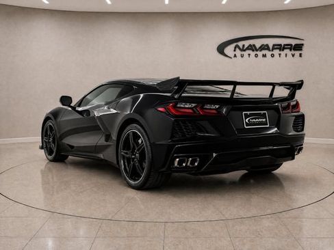Used 2022 Chevrolet Corvette Stingray Coupe w/ Z51 Performance Package RWD image 5