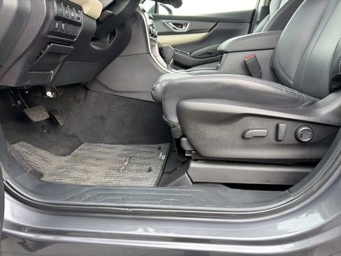 Used 2022 Subaru Ascent Limited image 15
