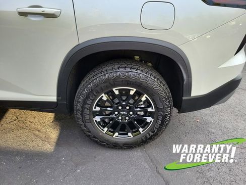 Used 2025 Chevrolet Traverse Z71 w/ Driver Confidence Package image 21