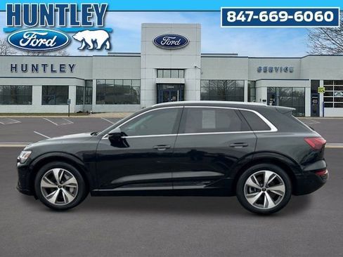 Used 2024 Audi Q8 e-tron Premium Plus w/ Premium Plus Package image 7