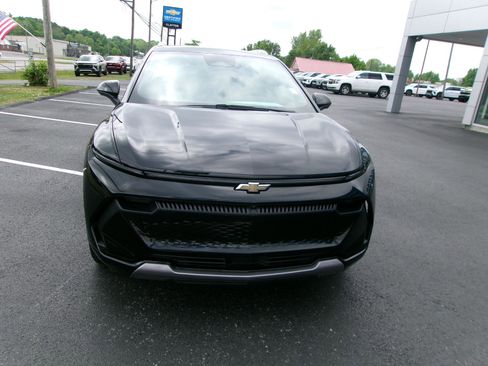 Used 2025 Chevrolet Equinox EV LT FWD image 8