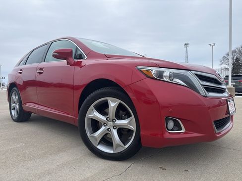 Used 2014 Toyota Venza Limited image 2