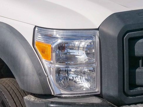 Used 2014 Ford F450 XL w/ Trailer-Tow Package image 4