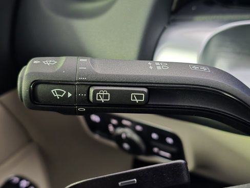 New 2025 Mercedes-Benz GLB 250 4MATIC image 17