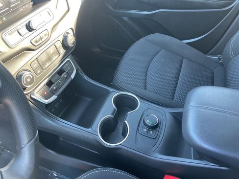 Used 2024 GMC Terrain SLE w/ Elevation Edition image 20