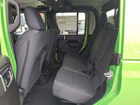 New 2025 Jeep Gladiator Sport image 5