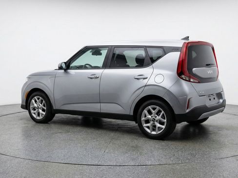 Used 2025 Kia Soul LX w/ LX Technology Package image 6