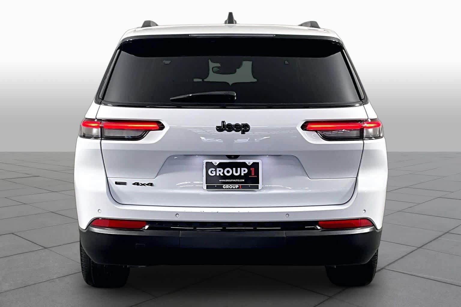 Used 2021 Jeep Grand Cherokee L Laredo AWD/4WD image 5