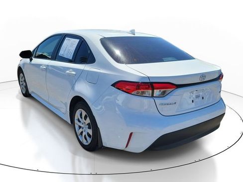 Used 2024 Toyota Corolla LE image 3