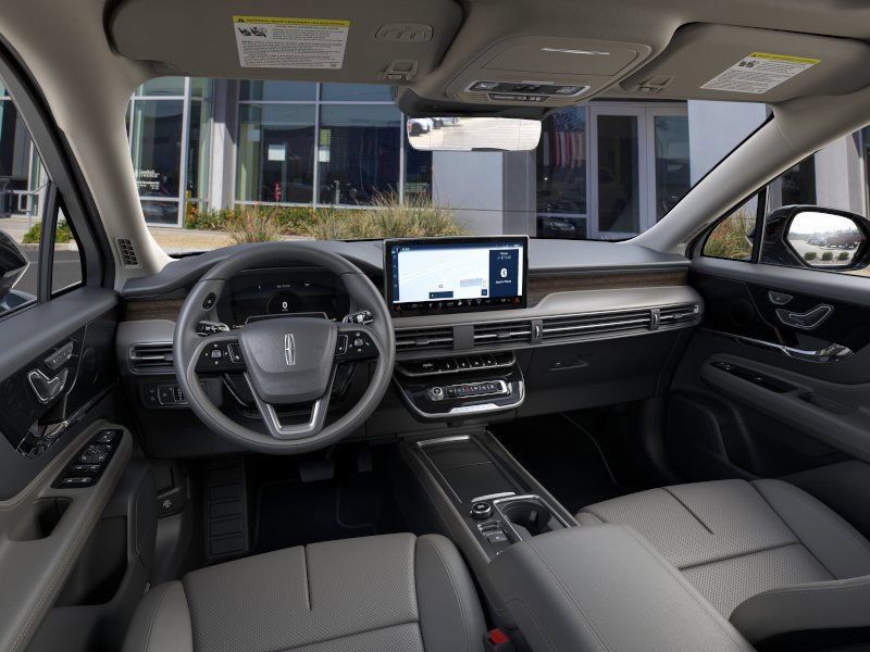 New 2025 Lincoln Corsair Grand Touring w/ Equipment Group 301A AWD/4WD image 9