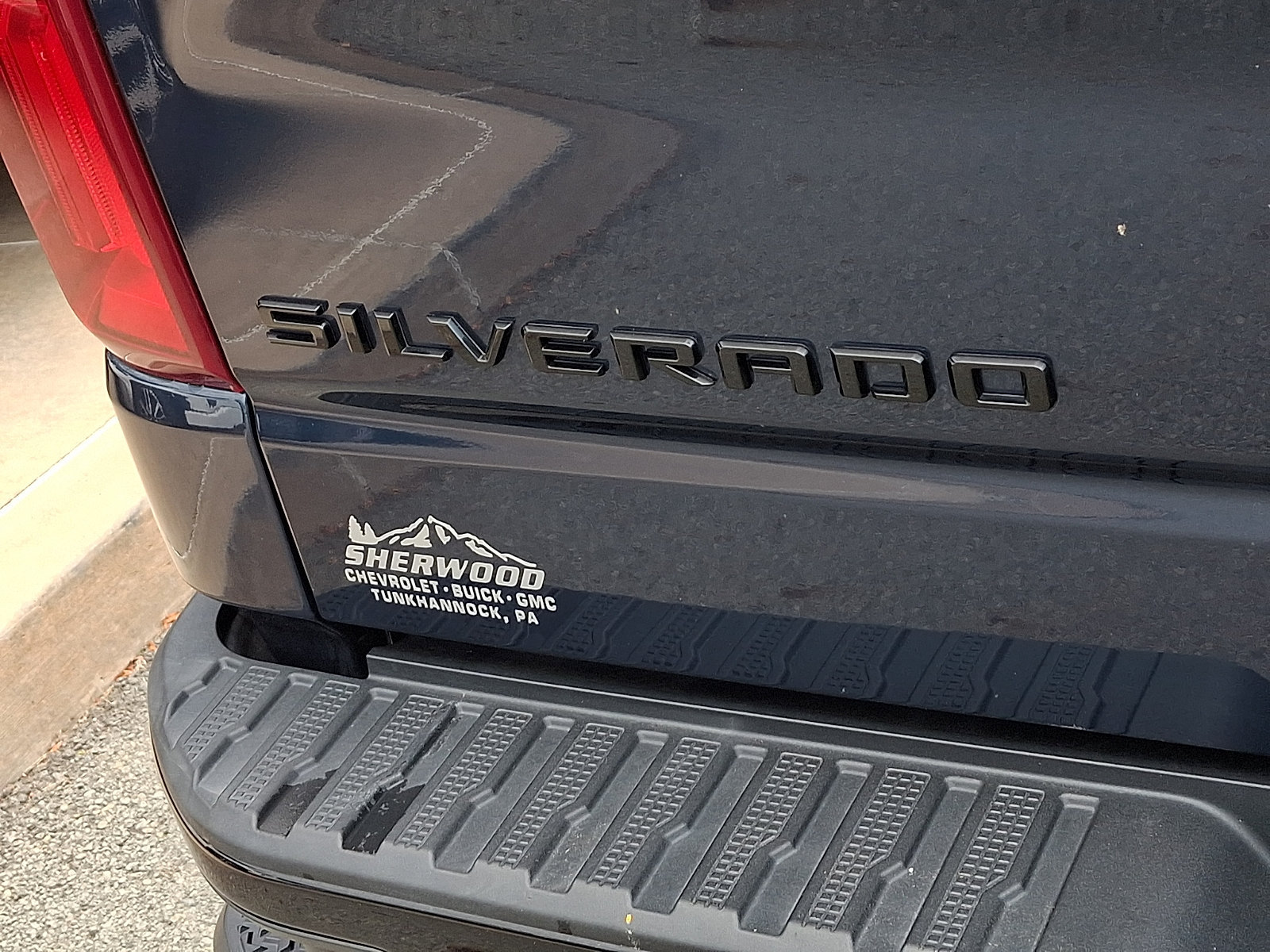Used 2021 Chevrolet Silverado 1500 Custom Trail Boss w/ LPO, Dark Essentials Package AWD/4WD image 30