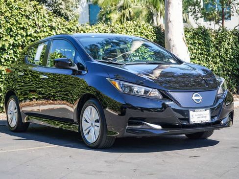 Used 2025 Nissan Leaf S FWD image 3
