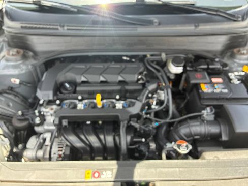 Used 2025 Hyundai Venue SEL FWD image 24
