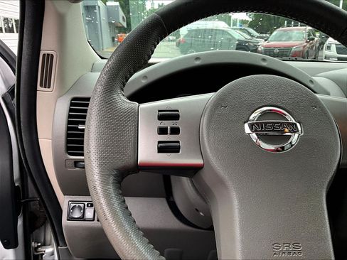 Used 2012 Nissan Frontier SL AWD/4WD image 11