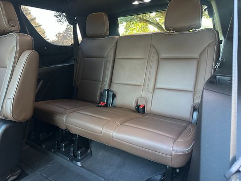 Used 2022 Chevrolet Tahoe High Country image 25