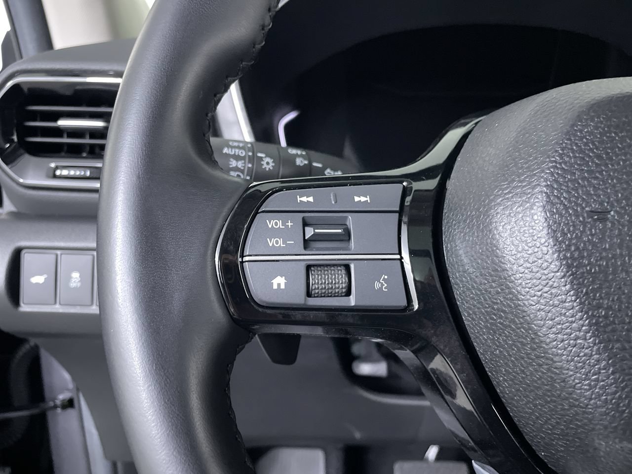 Used 2025 Honda Pilot Touring image 30