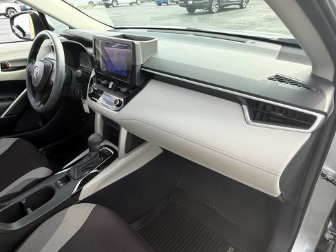 Used 2024 Toyota Corolla Cross L FWD image 13