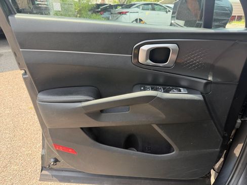 Used 2024 Kia Sorento S AWD/4WD image 18