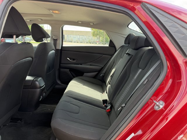 Used 2025 Hyundai Elantra SEL FWD image 26