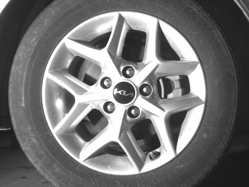 Used 2025 Kia Soul LX w/ LX Technology Package image 18