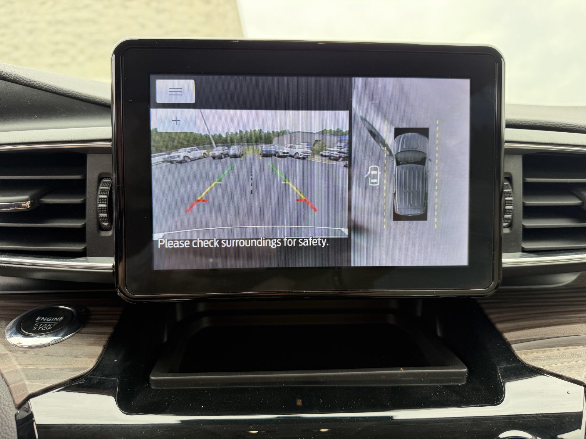 Certified 2022 Ford Explorer Limited AWD/4WD image 3